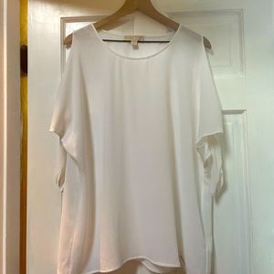 Michael Kors white, cold-shoulder blouse. Xl